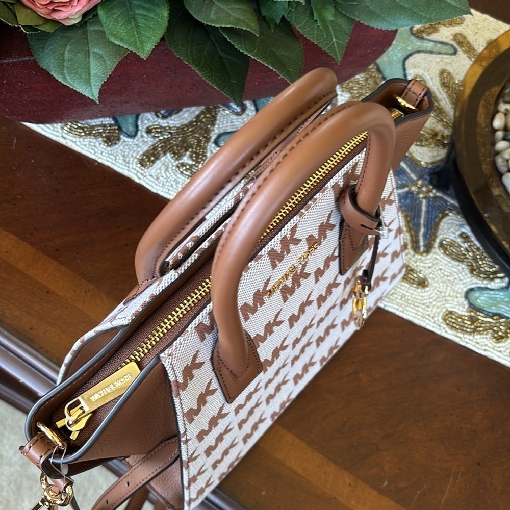 Brand New Michael Kors Avril Luggage Top Zip Satchel Logo Jacquard Crossbody - Picture 10 of 15